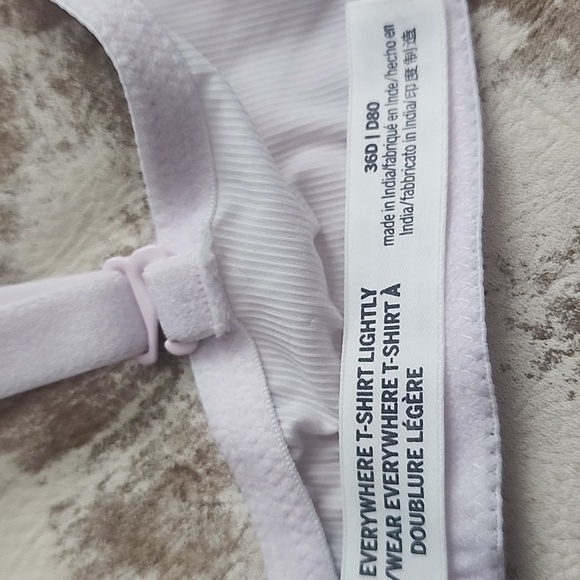 Wear everyhwere lightly lined Pink t-shirt bra. Size: 36D - Picture 5 of 8